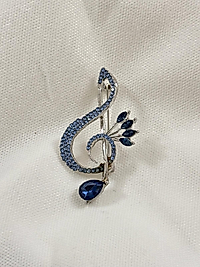 Sol Anahtarı Lacivert Taşlı Broş