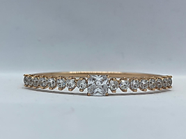 Rose Gold Sıra Taş Detay Kelepçe