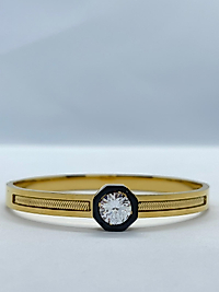 Çağla Şıkel Kelepçe