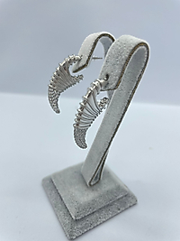 Gümüş Rengi Pençe Küpe