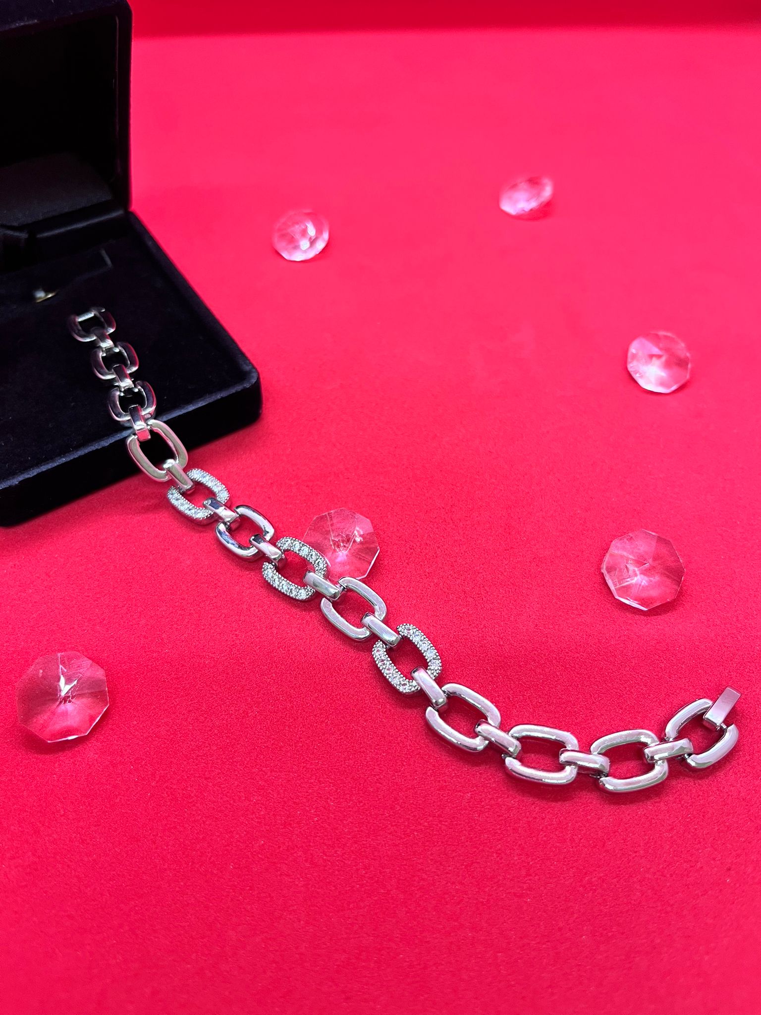 14K  Gümüş Rengİ Dİkdörtgen Taş Detaylı Bİleklİk