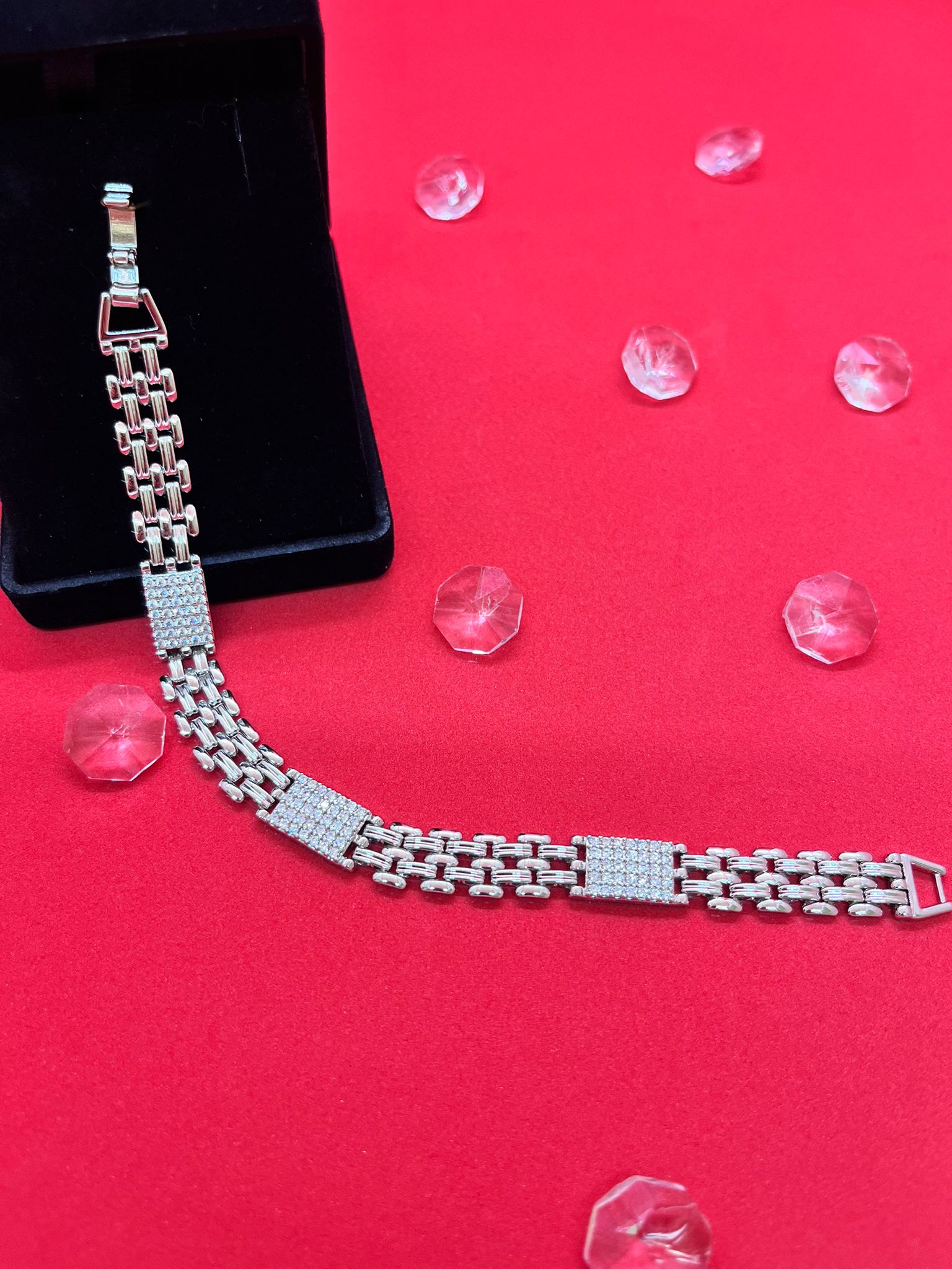 14K Gümüş Rengi Taş Detay Izgara Model Bileklik