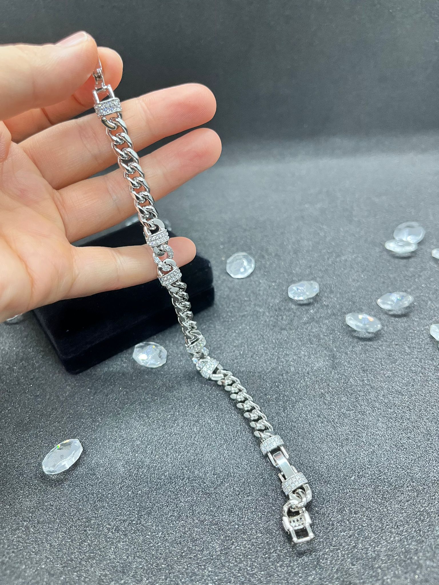 14K  Gümüş Rengİ Zİrkon Taş Detaylı Zİncİr Bİleklİk