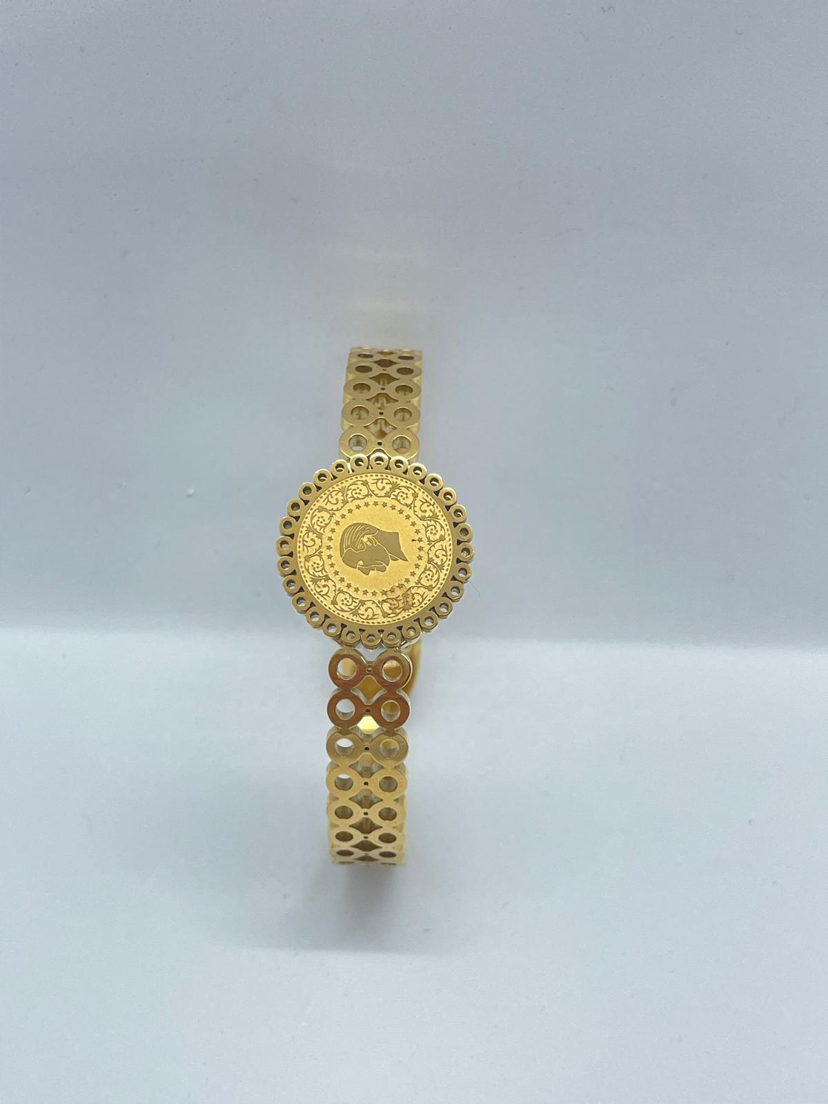 Lira Model Yuvarlar Detay Kelepçe