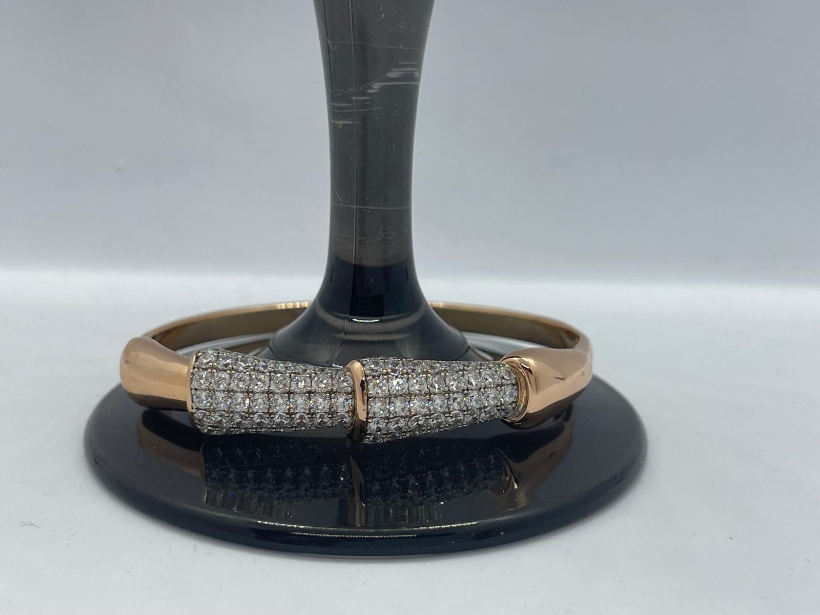 Rose Gold  Taş Detay Koni  Kelepçe