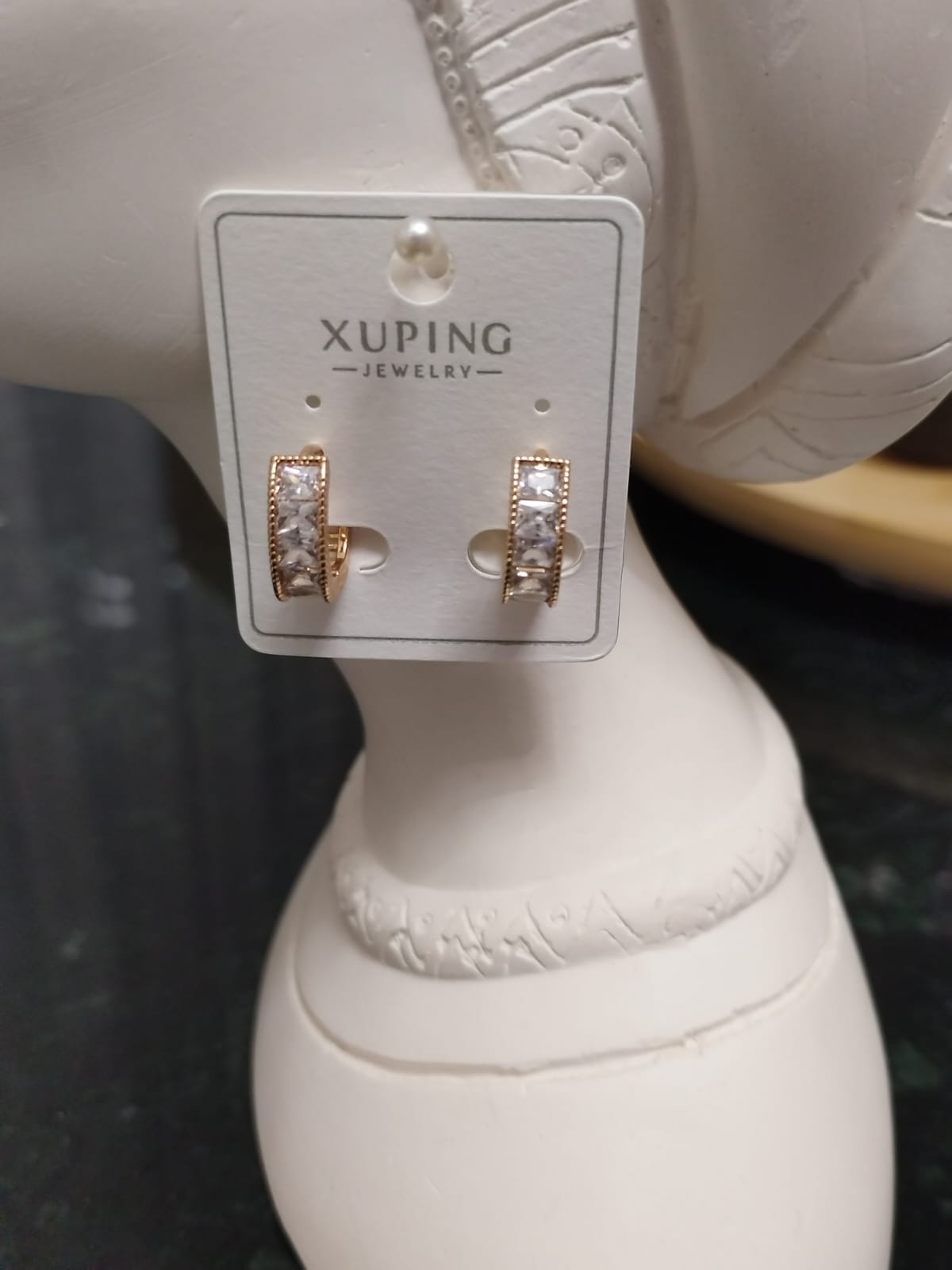 14K Gold Kare Taş Halka Küpe