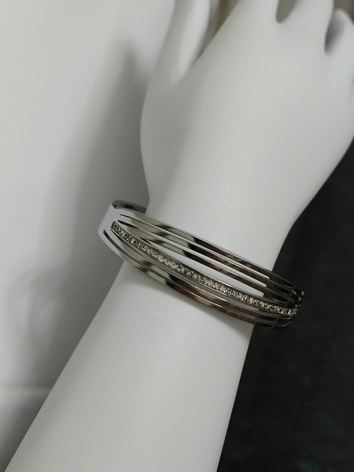 Çelik Gümüş Sıra Taş Kelepçe