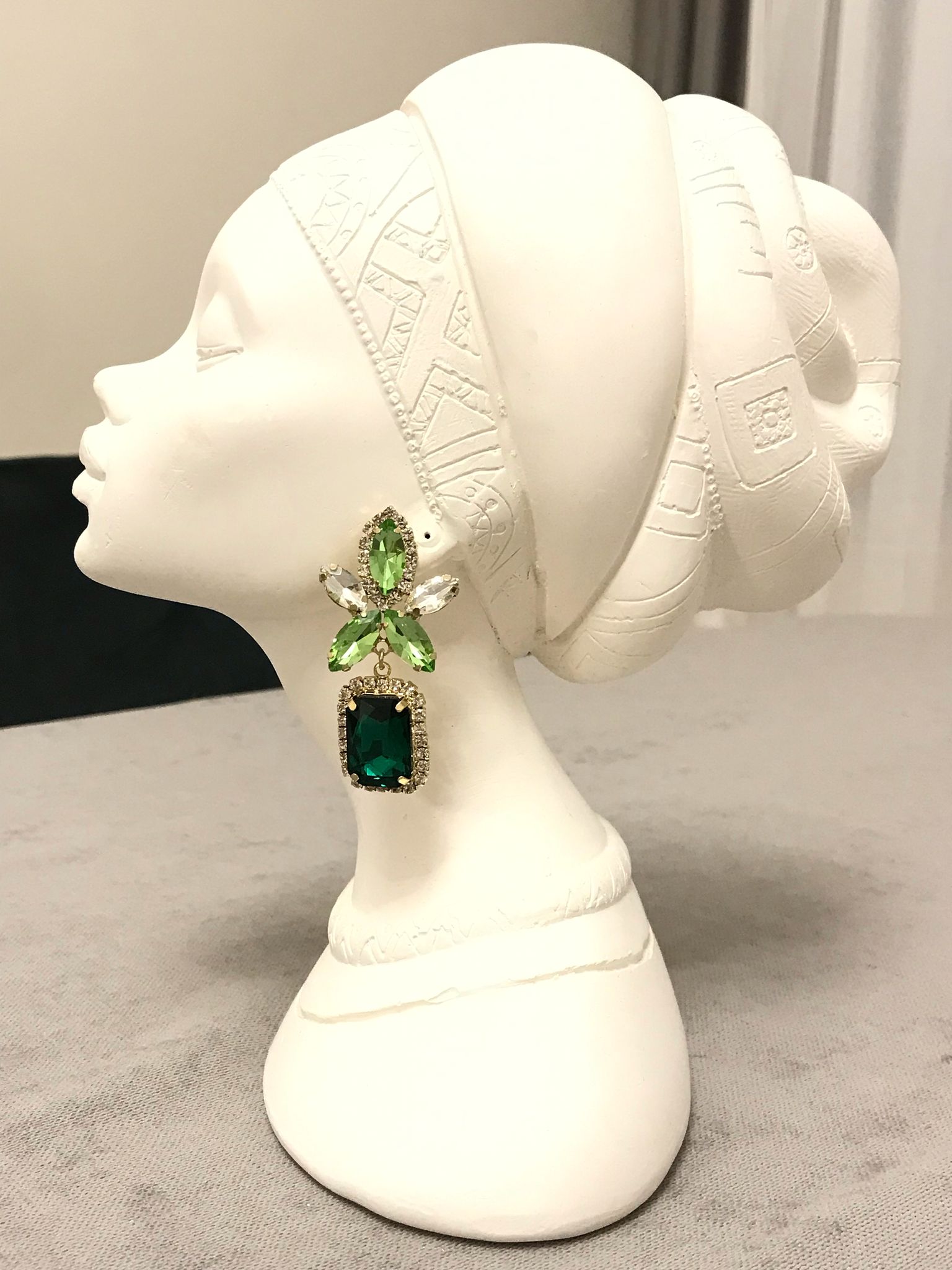 Yeşil Kare Taş Detay Küpe