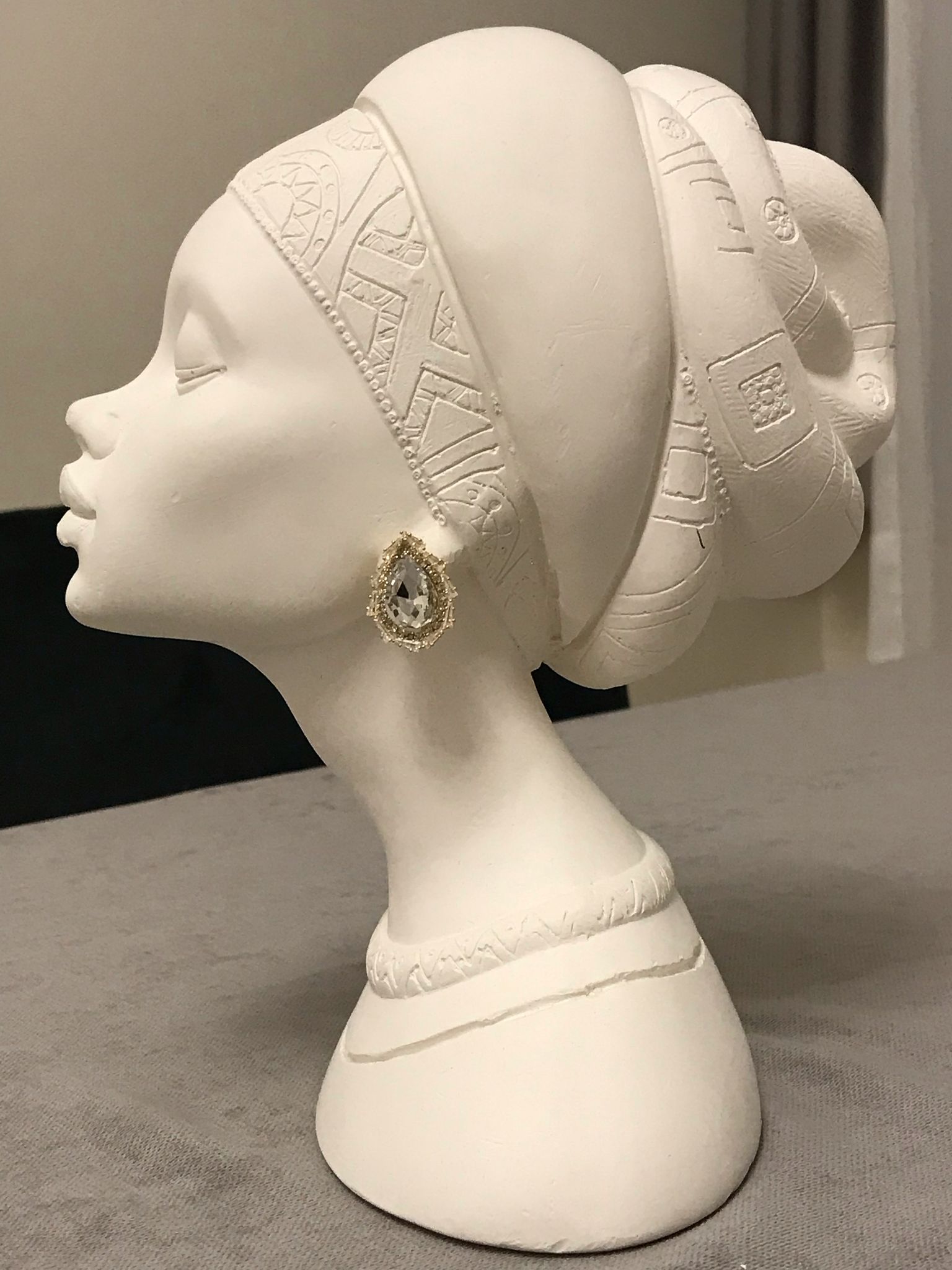 Gold Rengi Beyaz Damla Taş Küpe