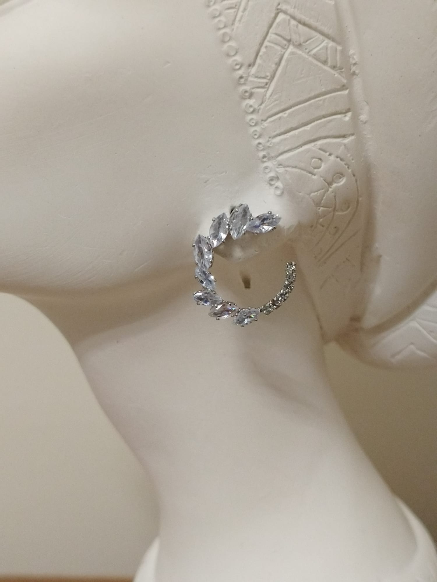 Gümüş Taşlı Ay Küpe