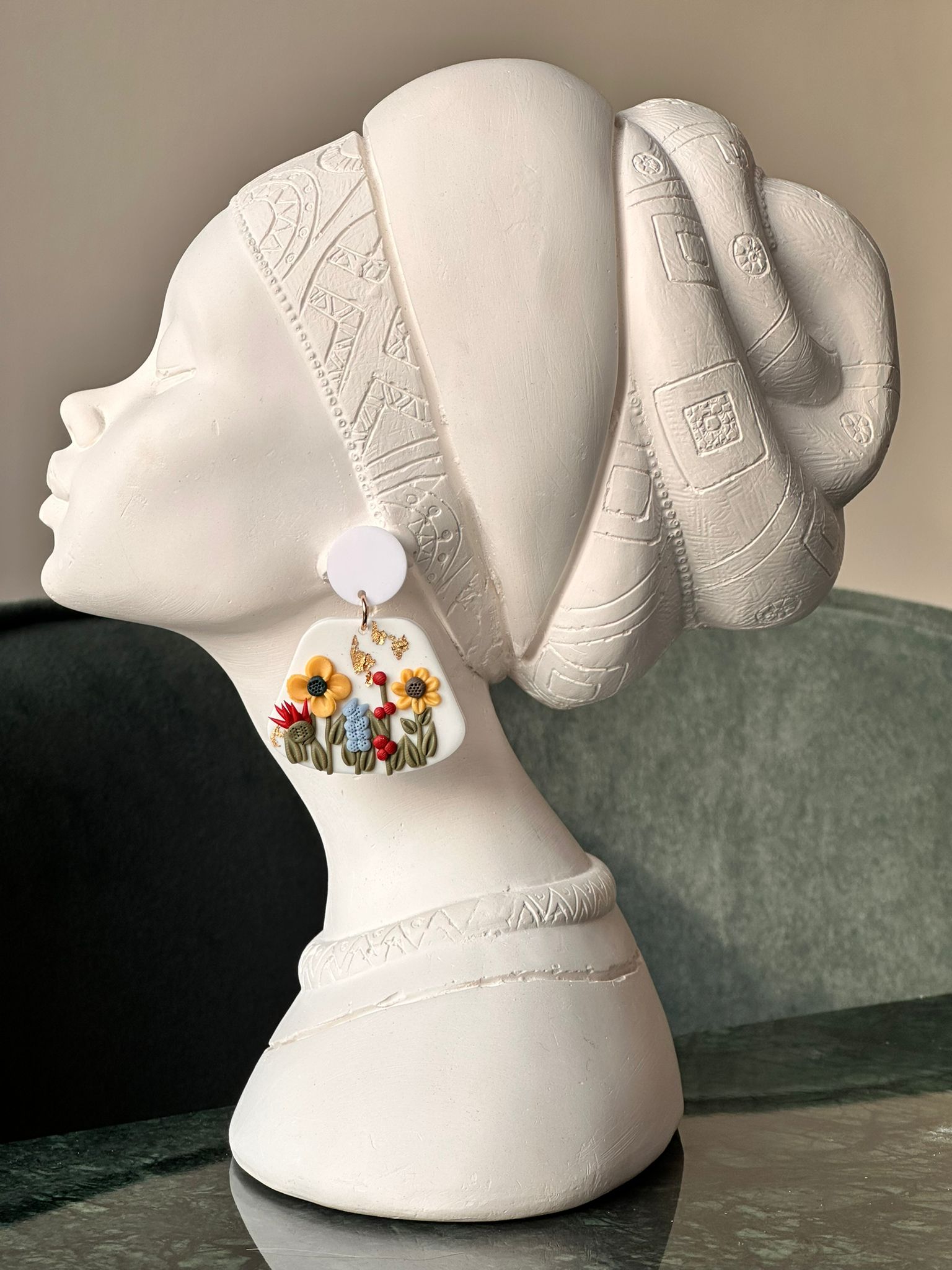 Beyaz Tablo Küpe Ayçiçeği Desen Küpe