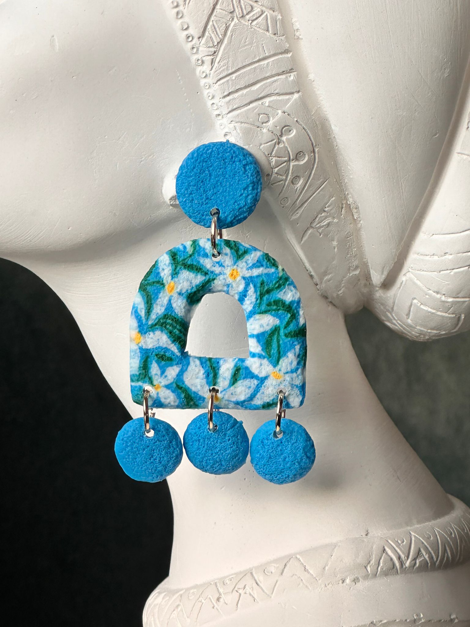 Mavi Tablo Küpe Çiçek Desenli