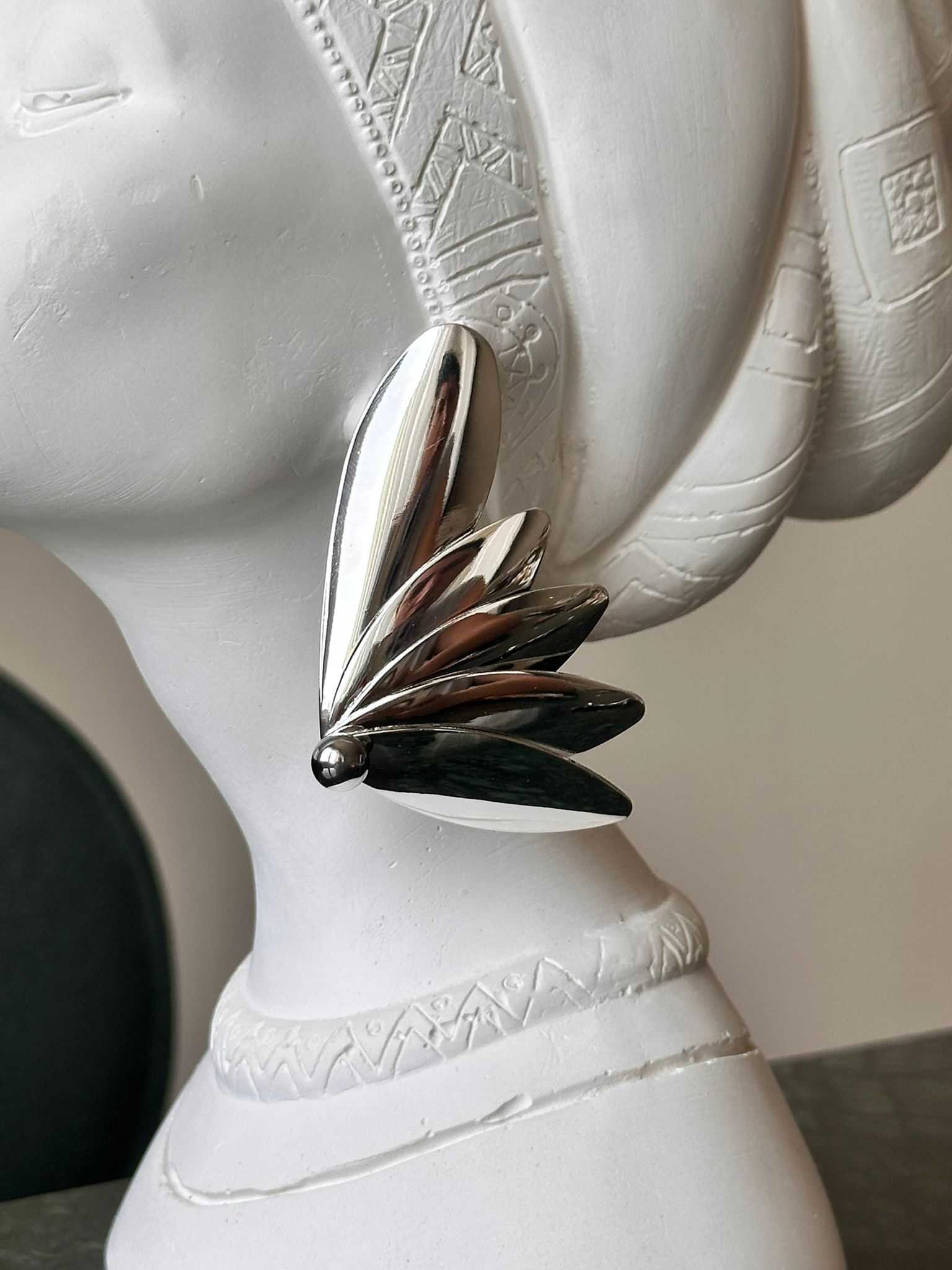 Gümüş Rengi Kelebek Kanadı Küpe