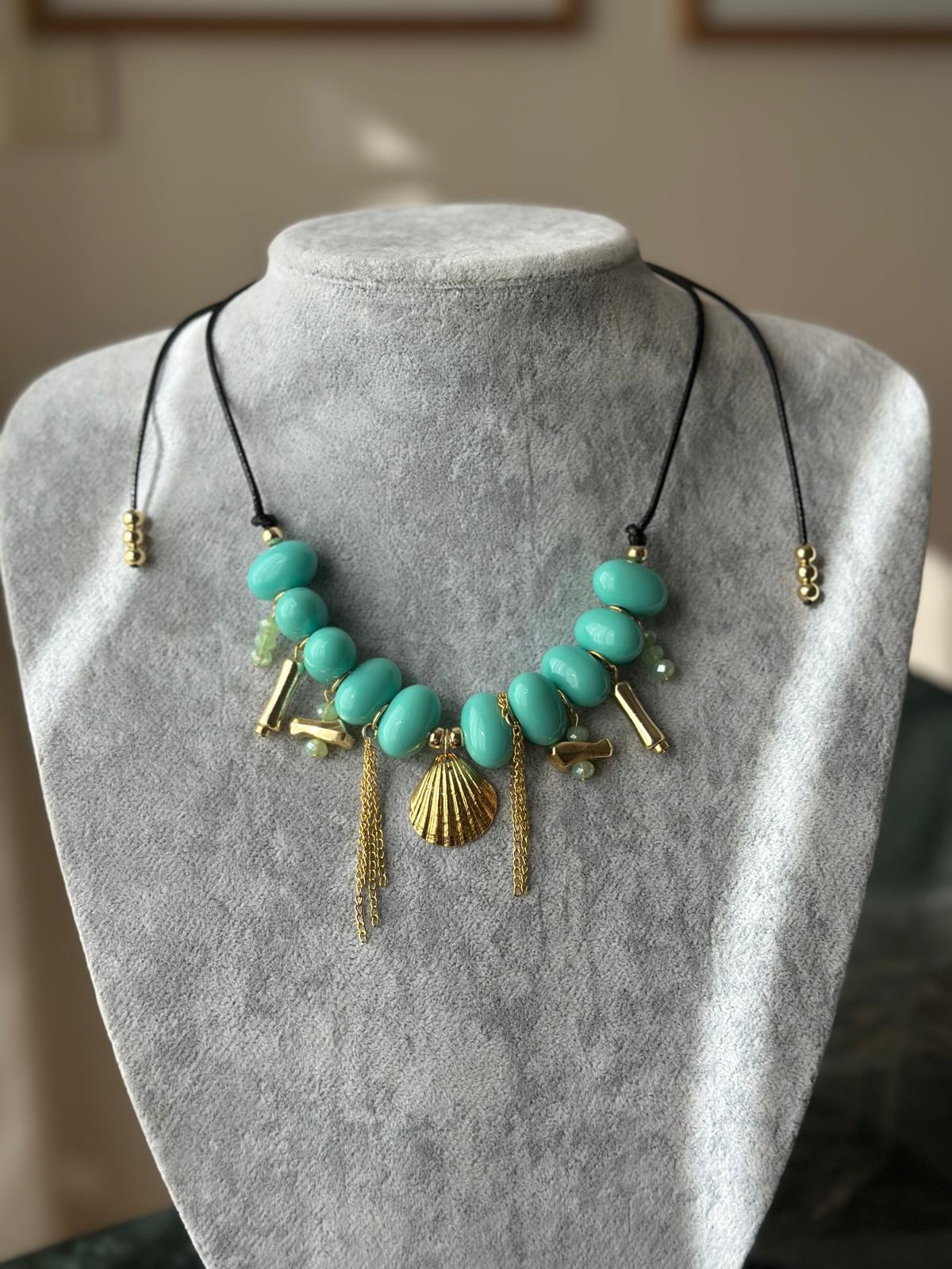 Midye Gold Kolye Mavi Boncuk Detay