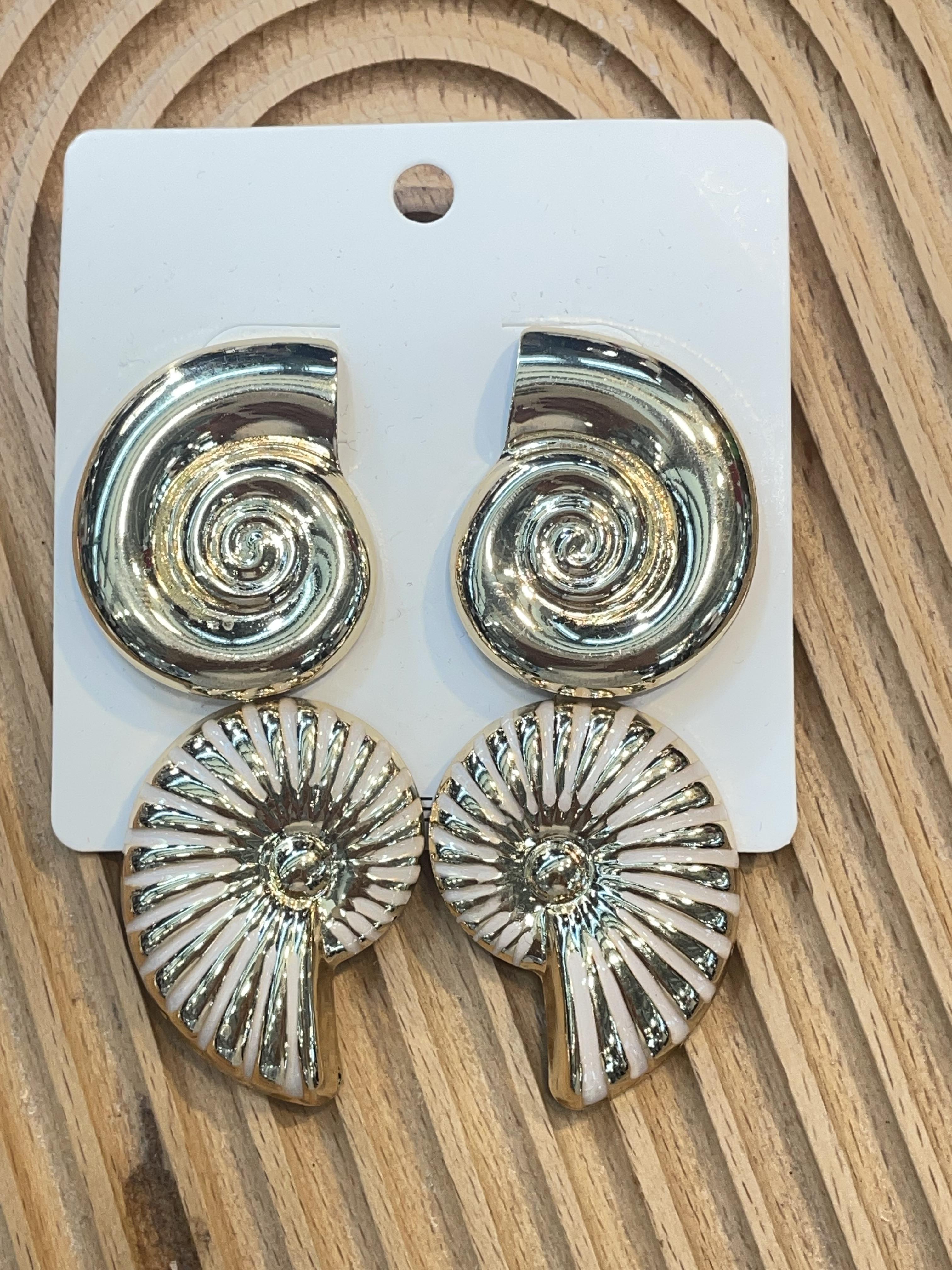 Gold Krem Deniz Kabuğu Küpe