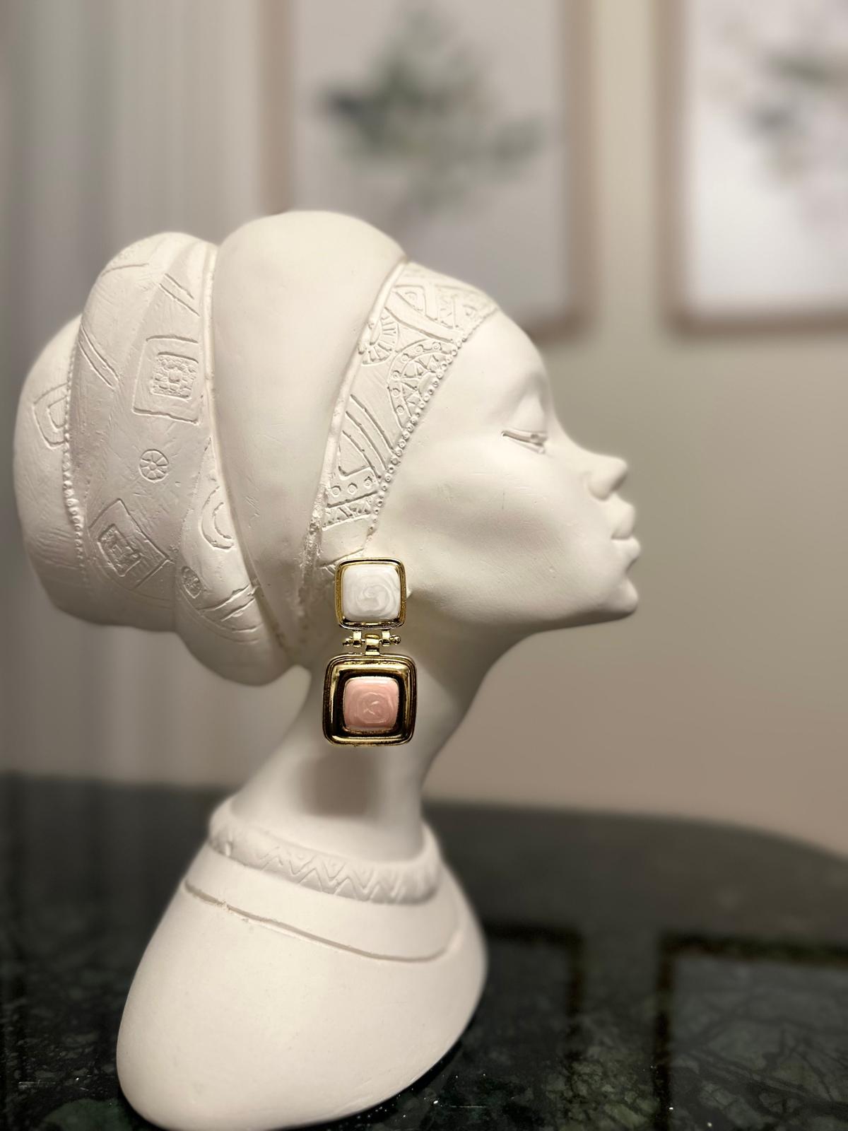 Gold Kare Pembe Beyaz Detay Küpe