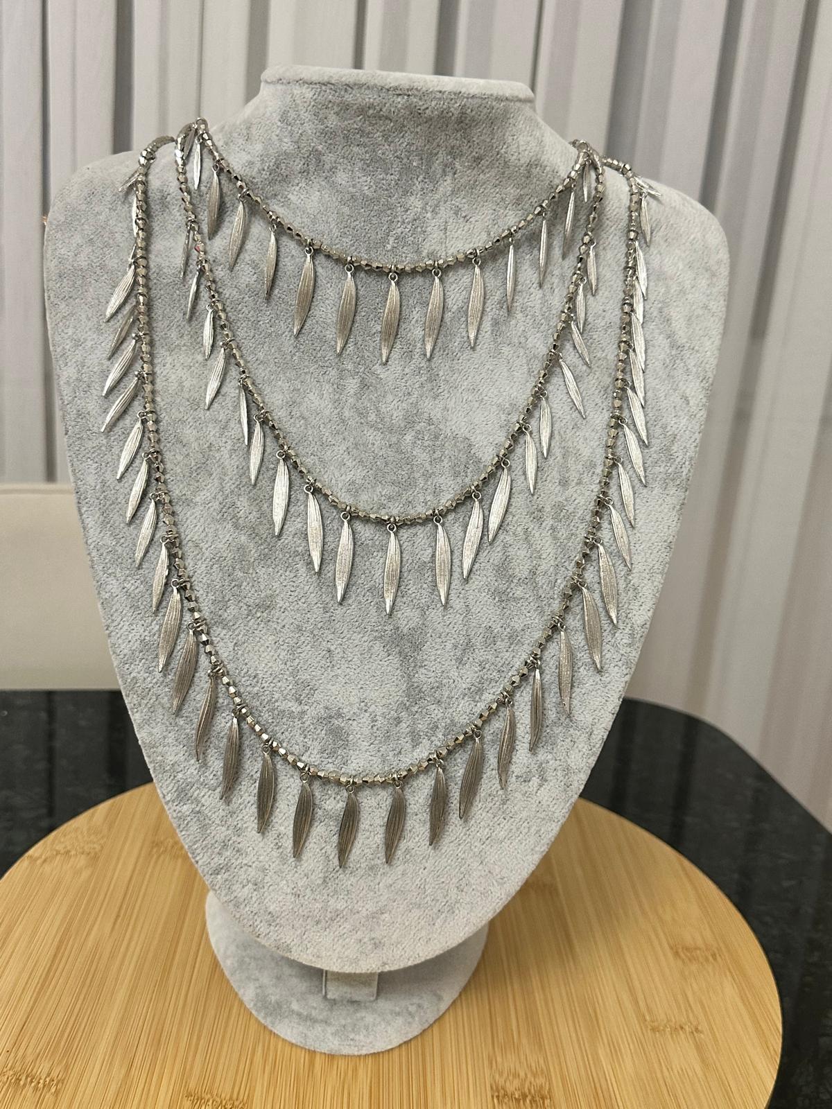 Gümüş Rengi Yaprak Çoklu Kolye