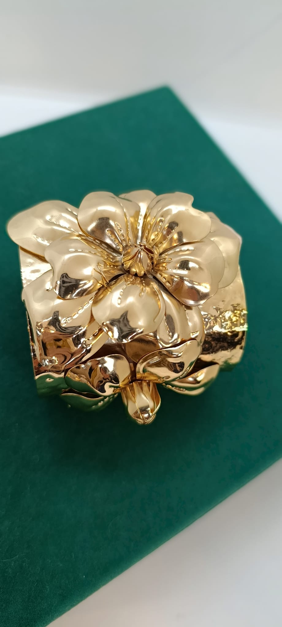 Çiçek Detay Gold Kelepçe