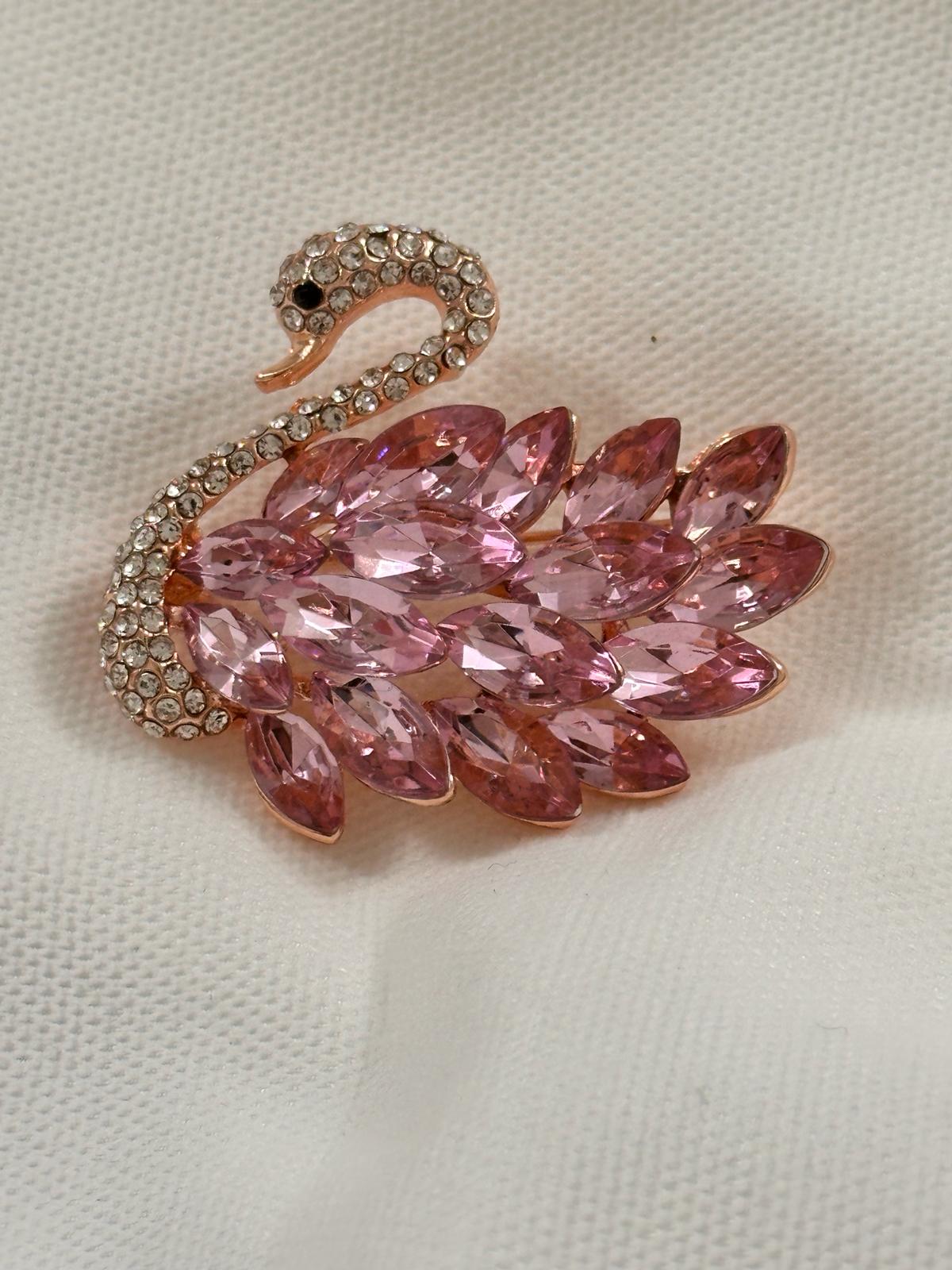 Kuğu Broş Pembe Taş Detay