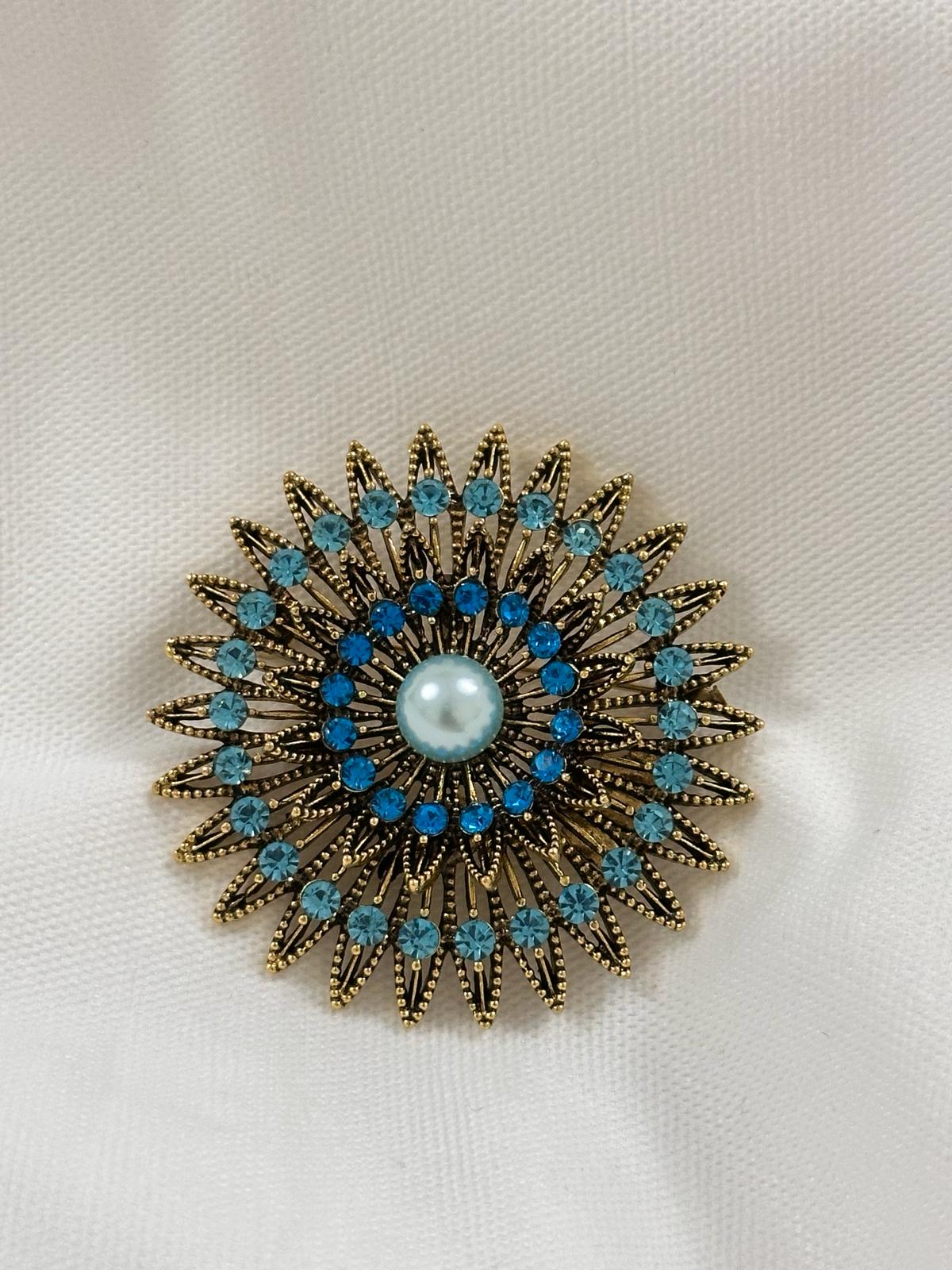 Vintage Çiçek Formu Broş