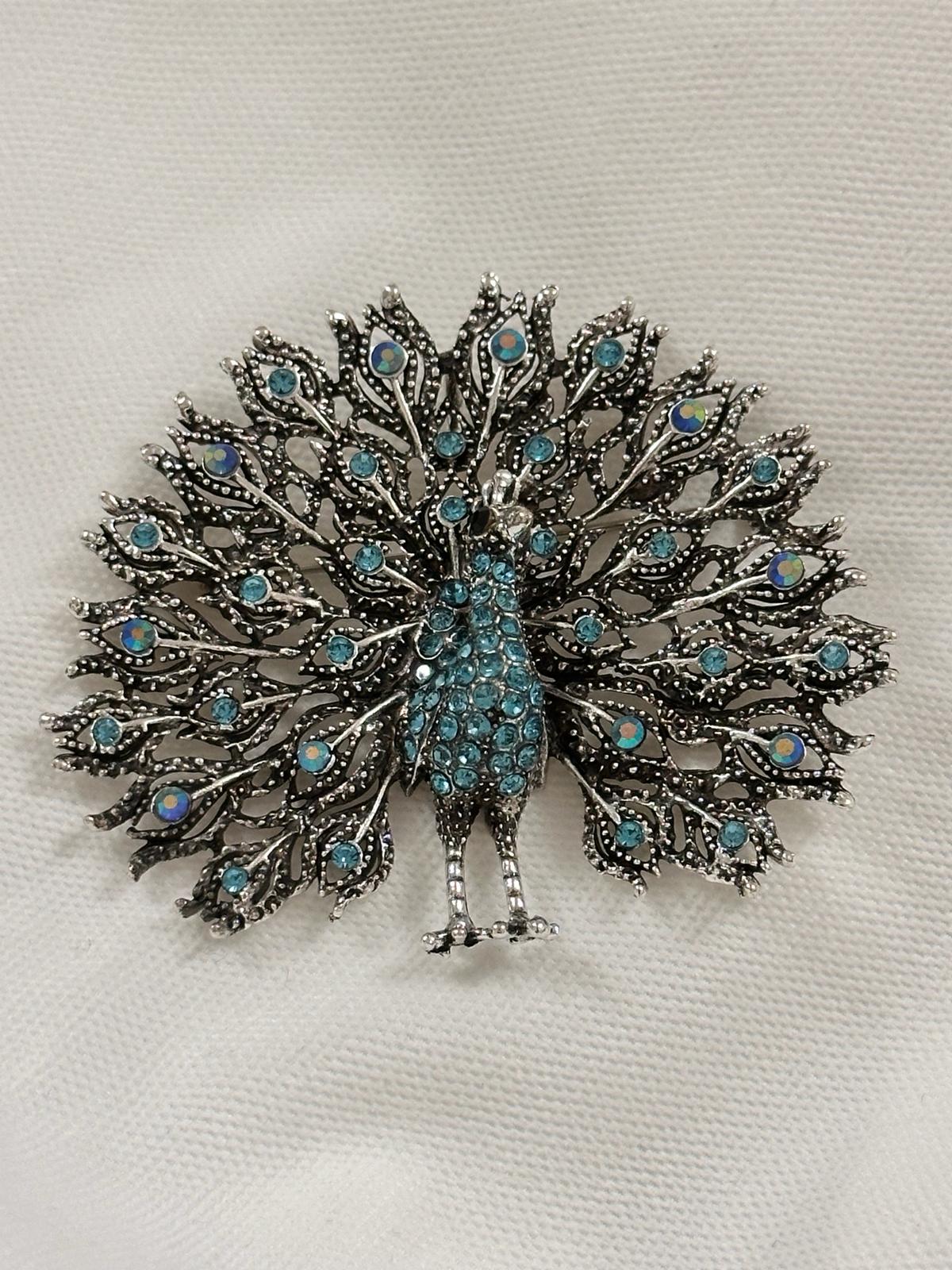 Tavuskuşu Mavi Taş Detay Broş