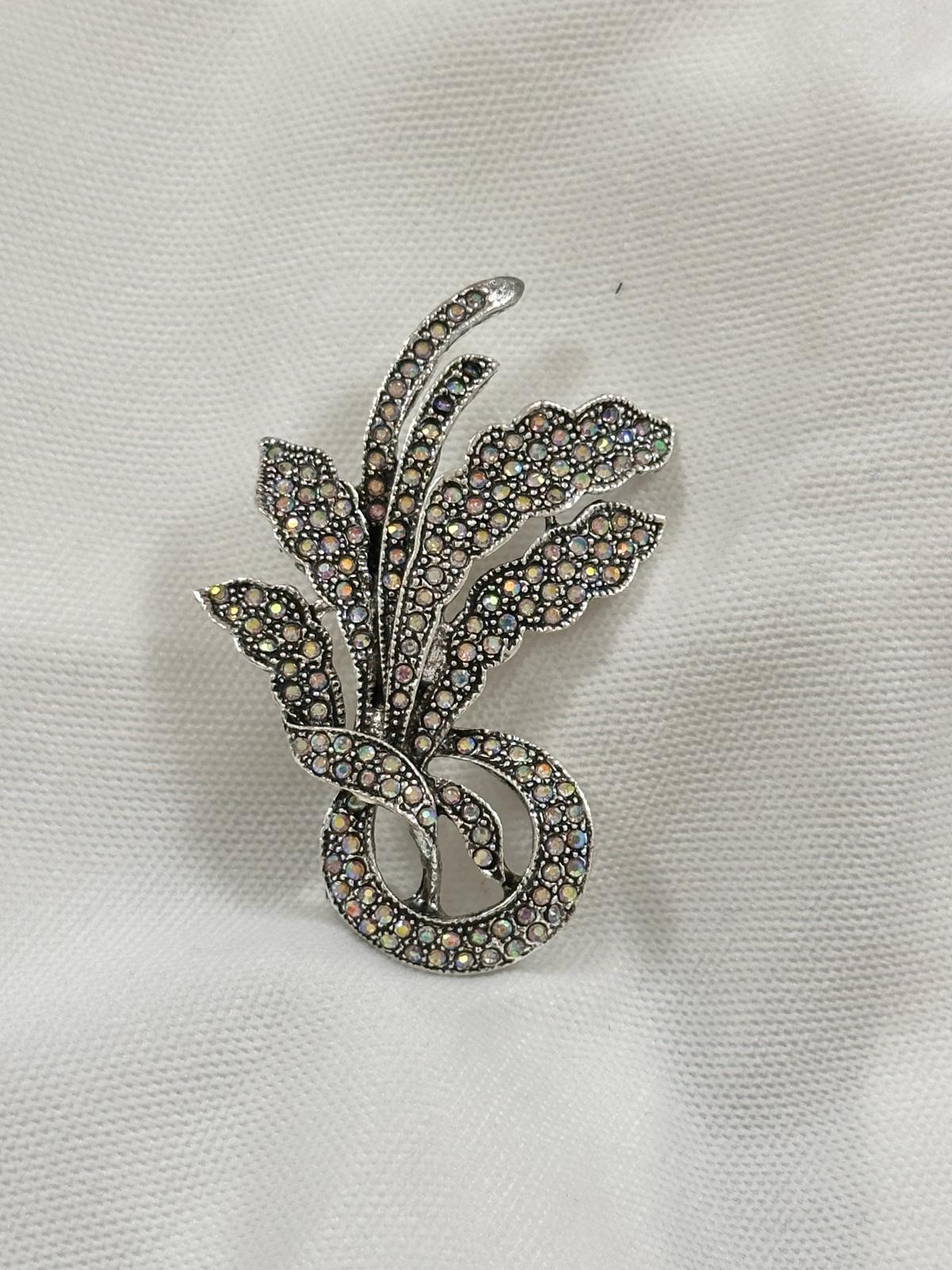 Vintage Tarzı Dallı Broş